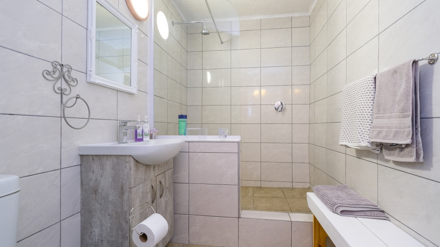 To Let 4 Bedroom Property for Rent in Wilderness Central Western Cape